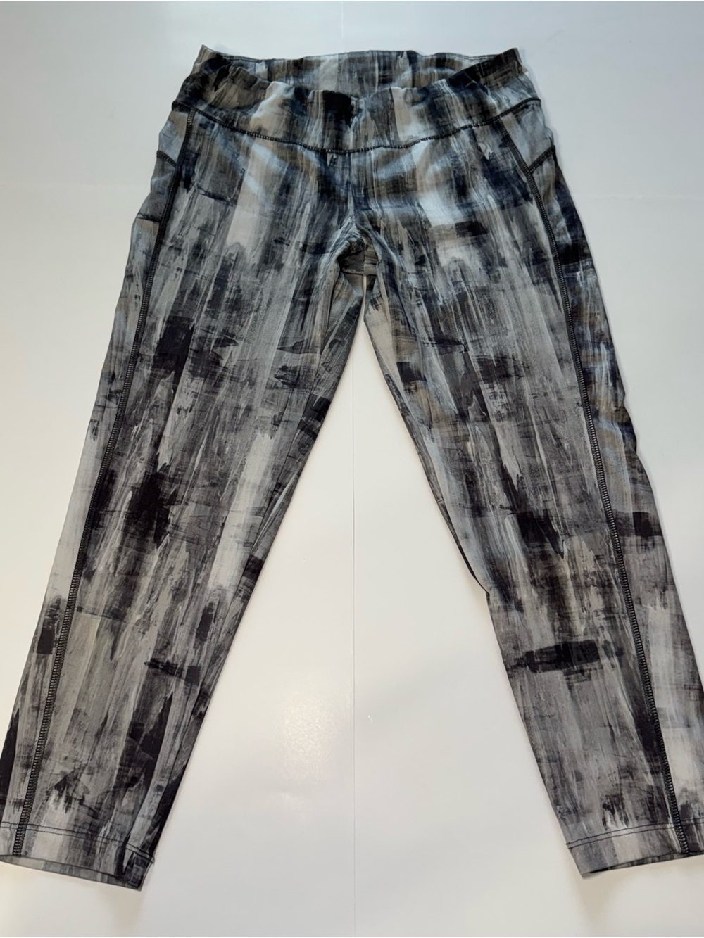 Aeropostale Grey and Black Abstract Brushstroke Leggings